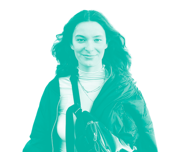 Ein grün eingefärbtes Porträtfoto von Patricia aus unserem 9 Spaces Team